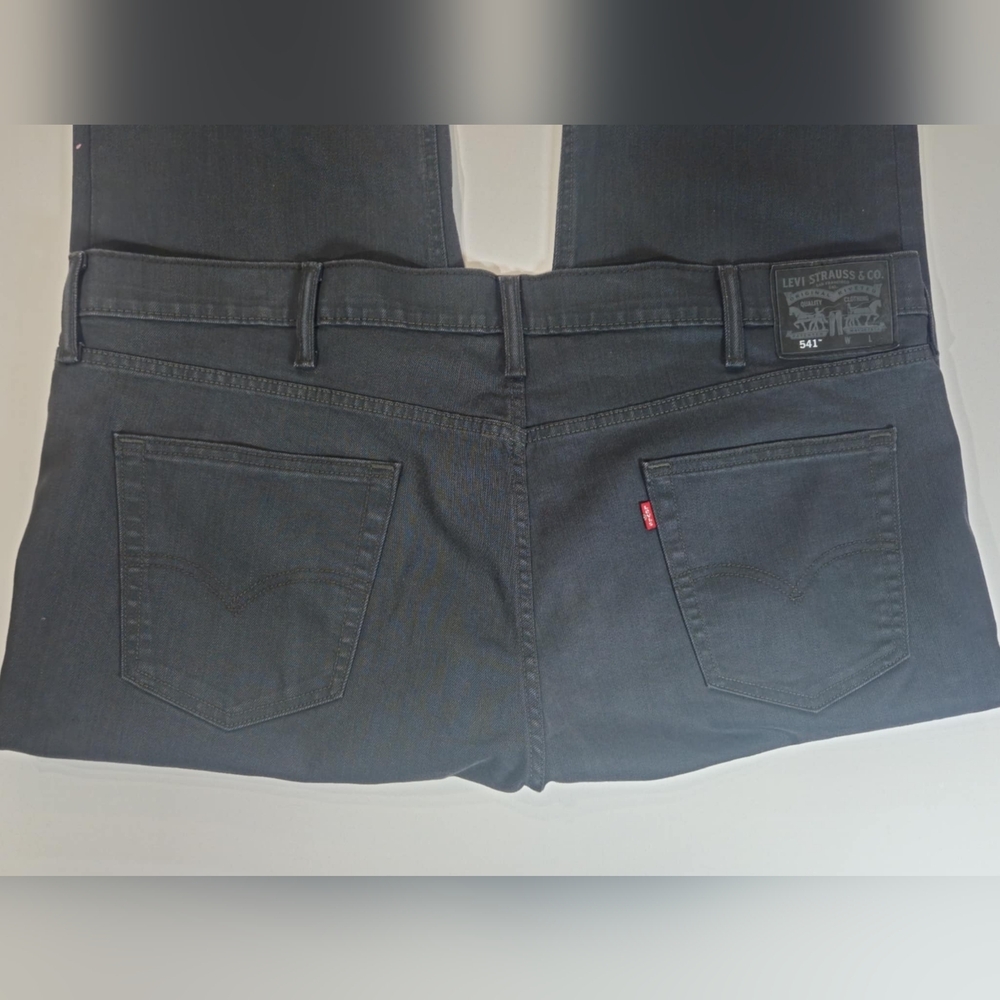 Levis Jeans Mens 44 Waist Large Gray High Rise Straight Leg 541 Essential Denim - Picture 4 of 8